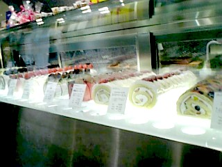 rollmadu-cakes.jpg